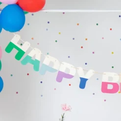 Hot Folat B.V. Bogstavsguirlande Happy Birthday i Træ
