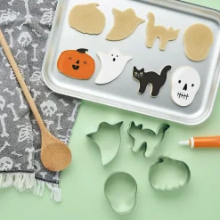CG Global Products Ltd Halloween Kageforme - Bagning