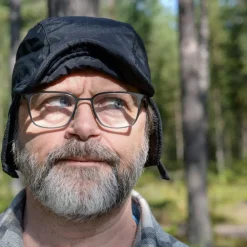 New Netshirt Group AB Hue med Øreklapper Sort